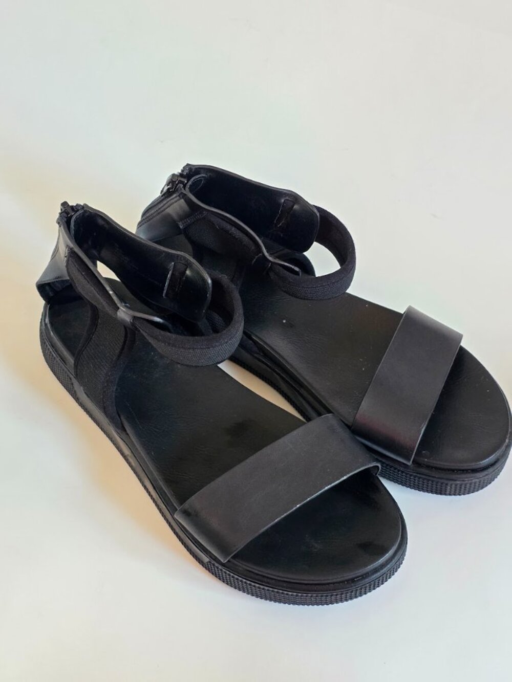 MIA Thor Platform Sandals in Black Women's Size 8 Like new
